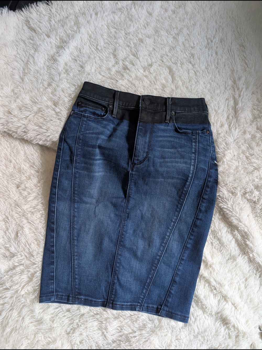 True Religion Dark Blue And Black Stretchy Denim Skirt Size 24